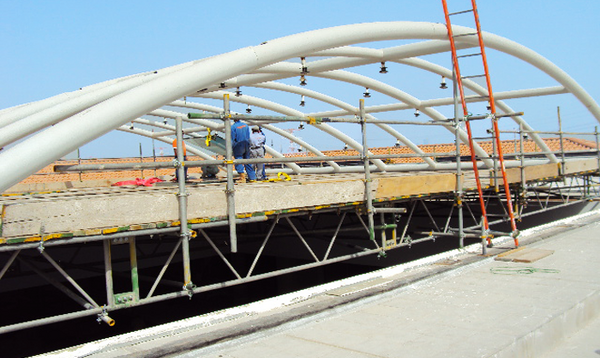 large scaffolding contractor